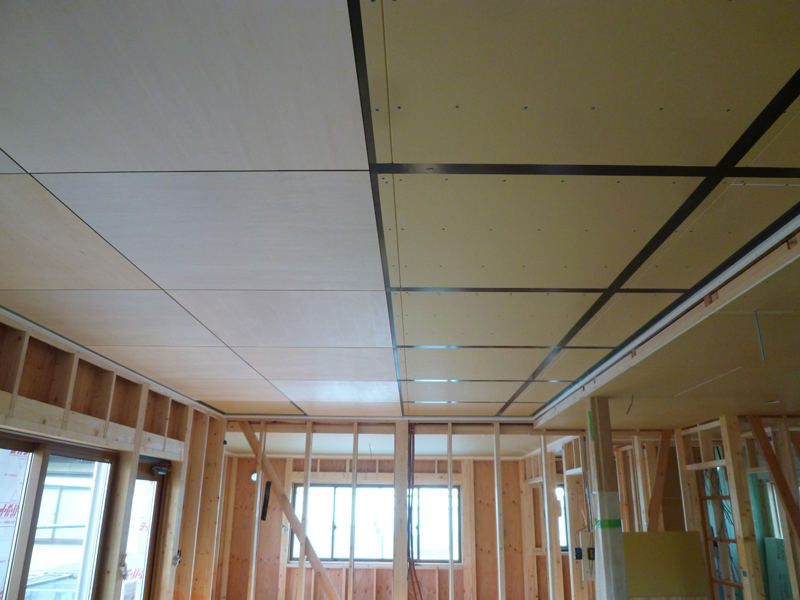 シナ合板　天井