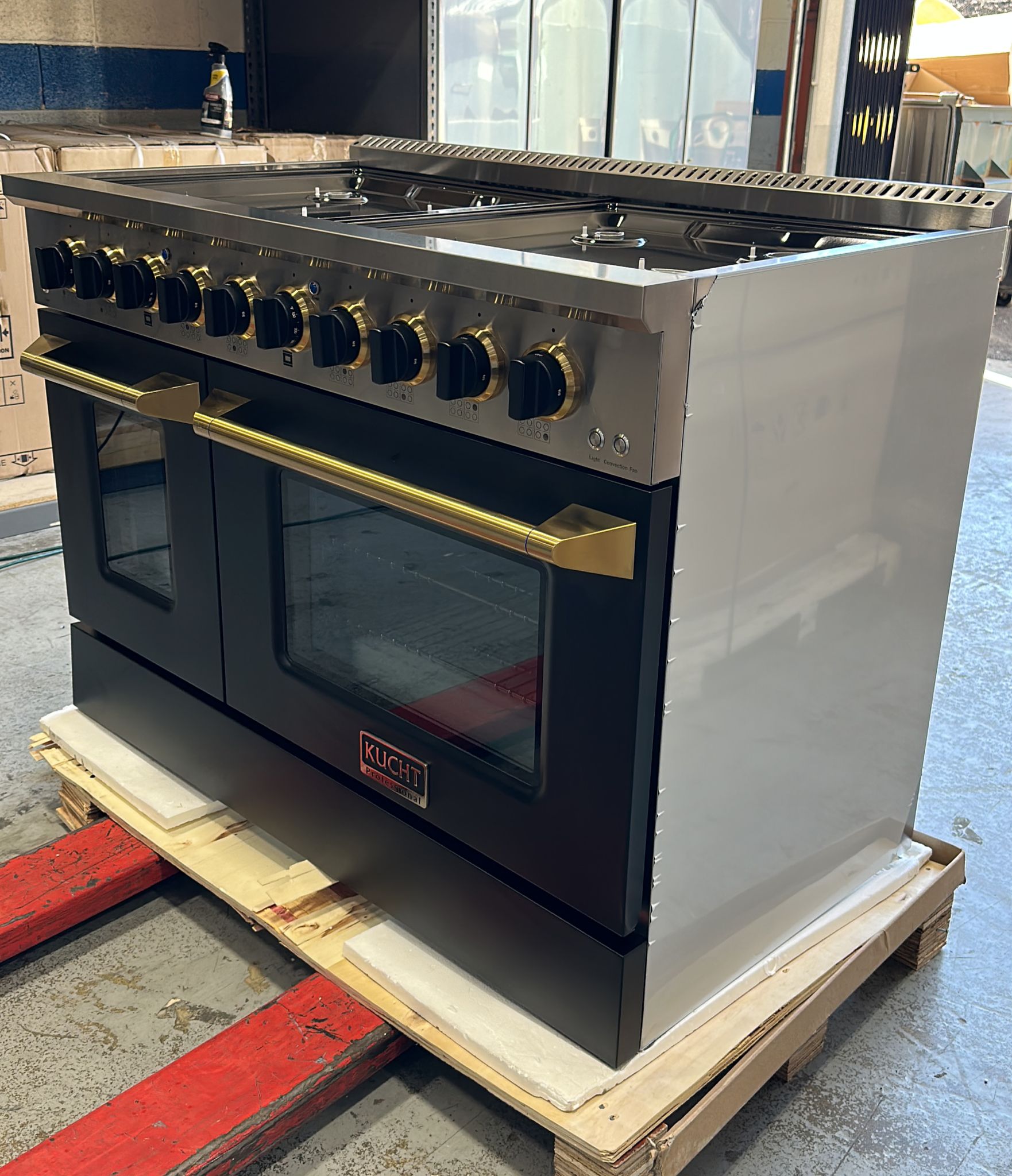 48″ Range KNG481 2202048 (Black door Gold handle) Kucht Outlet