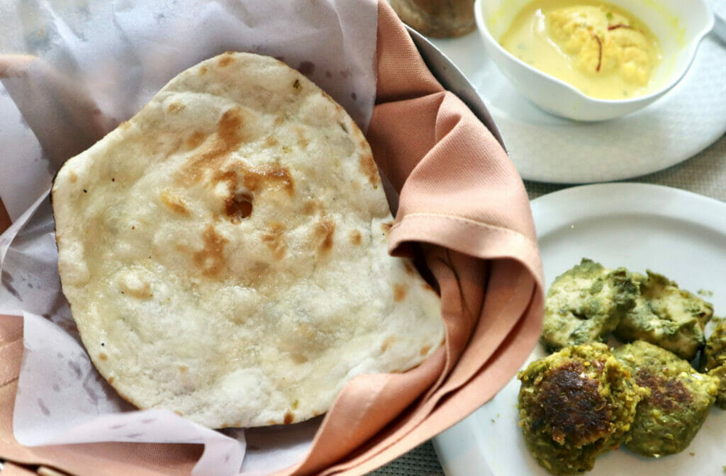 ナンの作り方！本場インドの焼き方と、手作り簡単レシピを動画で紹介。 やまでら くみこ のレシピ