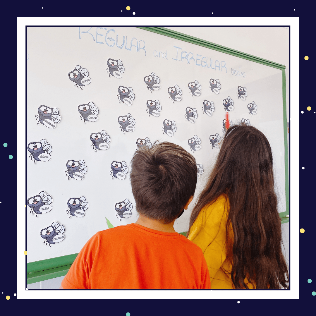 PAST SIMPLE REGULAR AND IRREGULAR VERBS (FLIES)