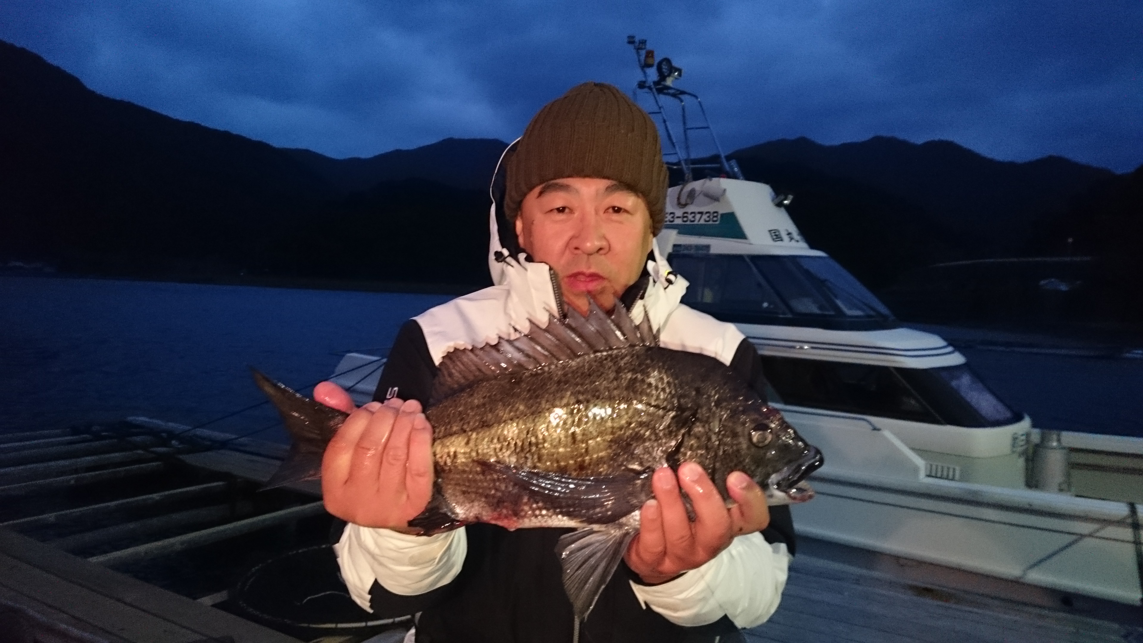 西浦筏 三重県の筏釣り、チヌ釣り、グレ釣り 釣果情報｜三重県 南伊勢 古和浦 国丸渡船