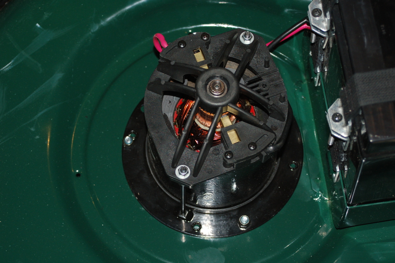 Upgrading an electric lawn mower to lithium batteries KuzyaTech