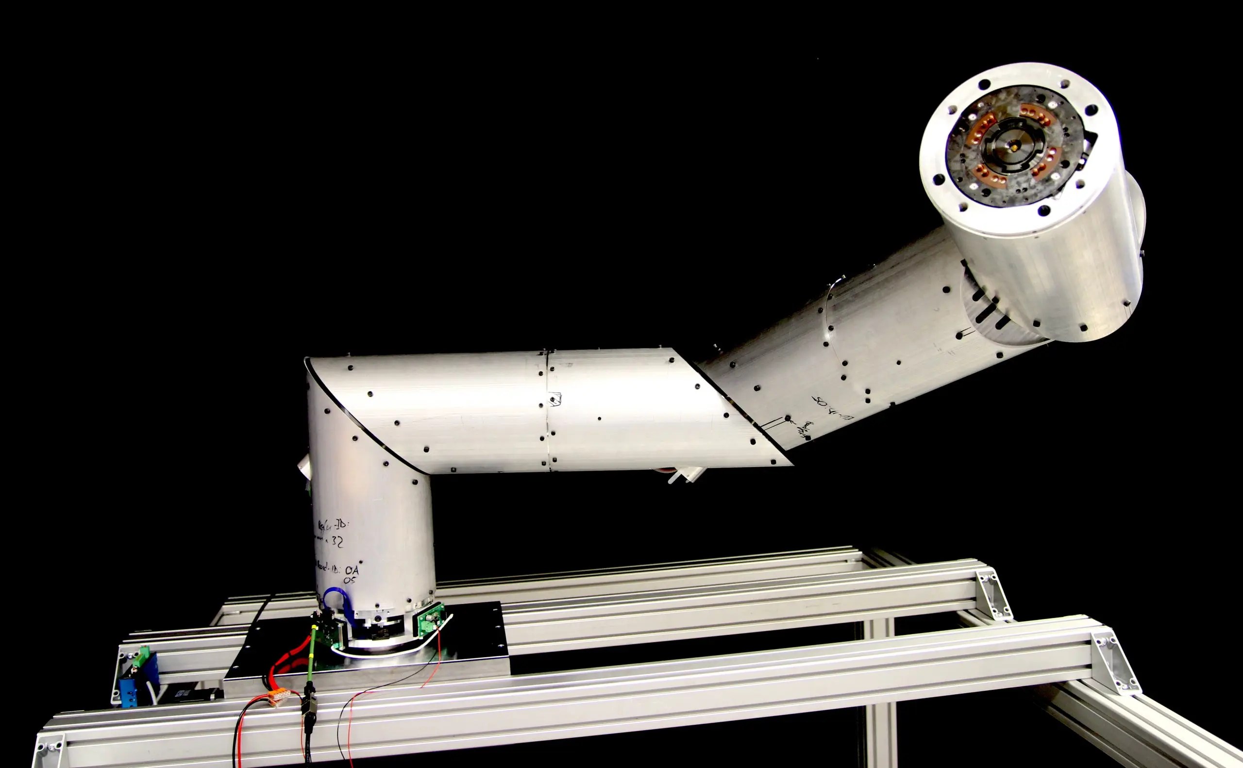 An innovative modular robotic manipulator relies on CAN interfaces for