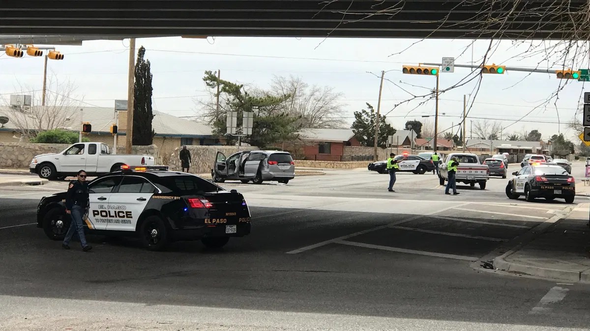2 hurt in 3vehicle crash along El Paso's Transmountain Road KVIA