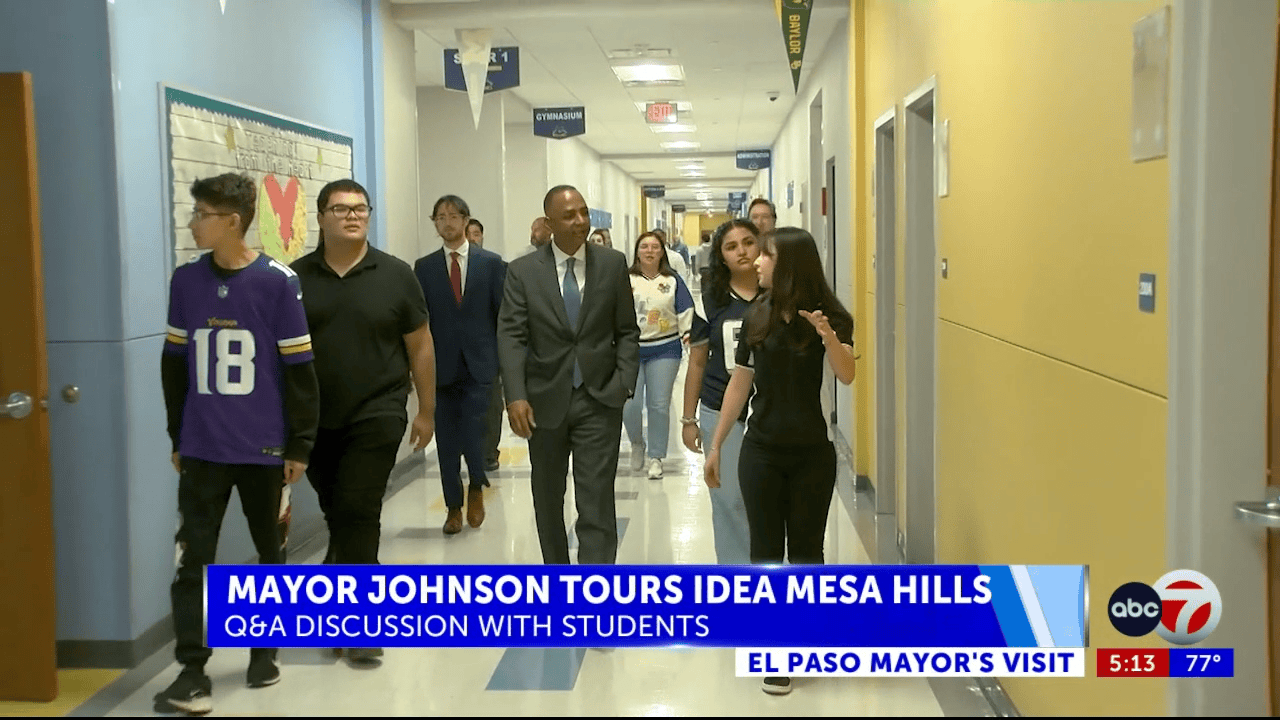 Mayor Renard Johnson tours IDEA Mesa Hills KVIA