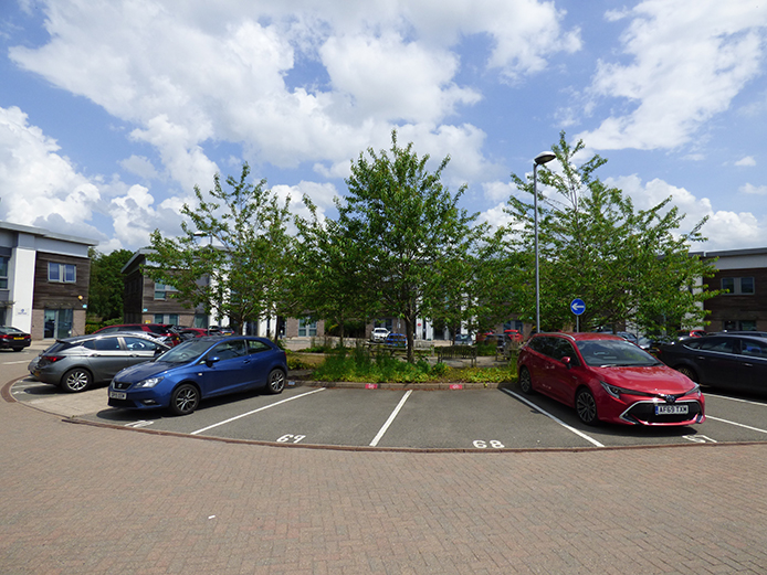 12 Quartz Point selfcontained offices to let near M42, Coleshill