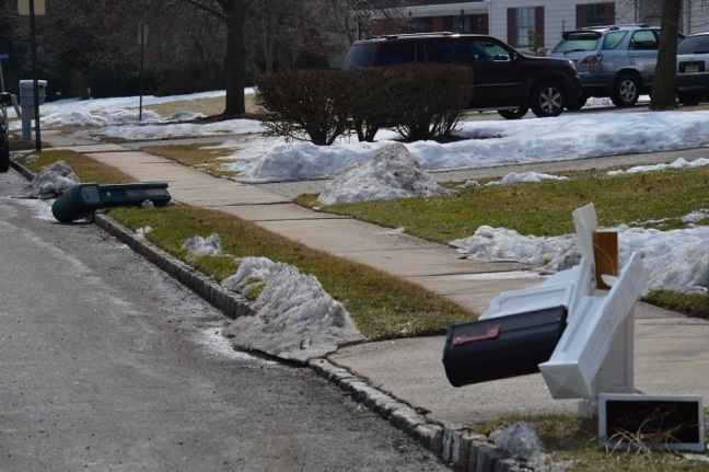 Does My Auto or Homeowners Insurance Police Cover Mailbox Damage