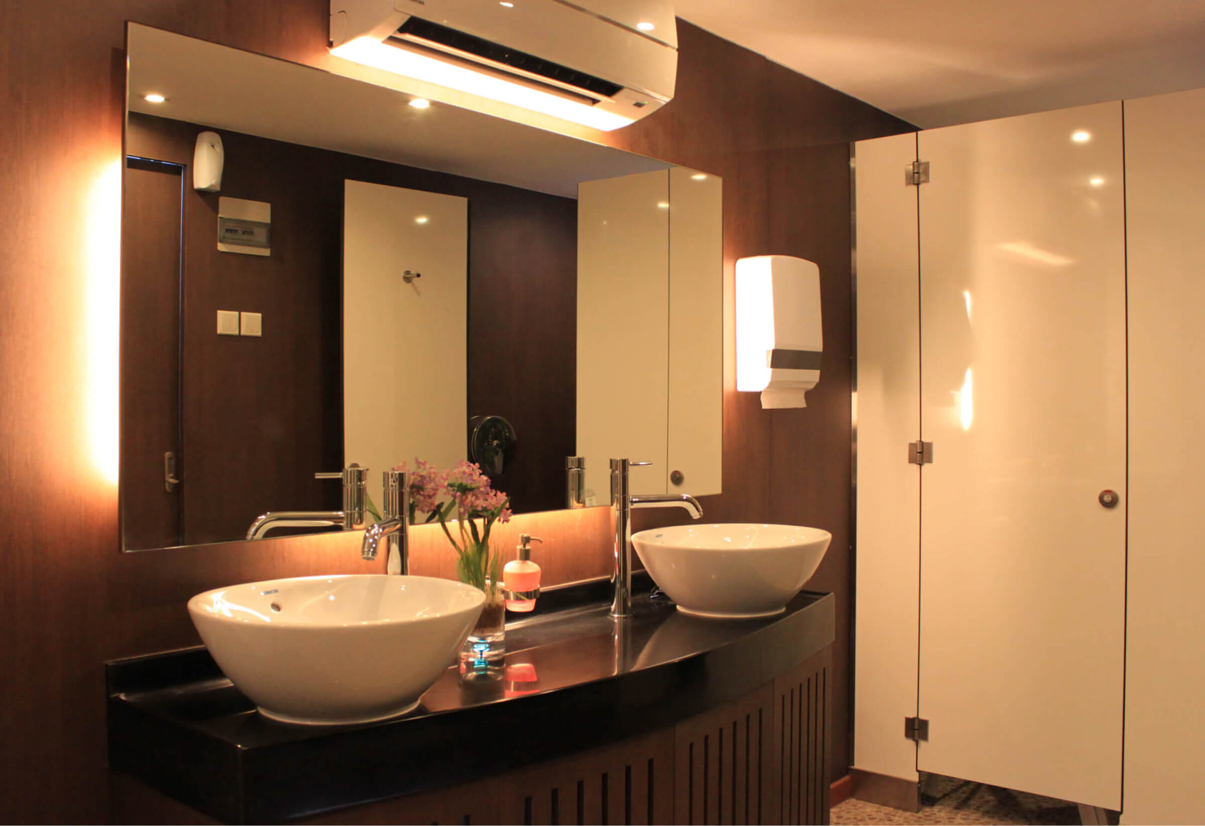 K&W Mobile Loo Services Portable Toilet Rental Singapore