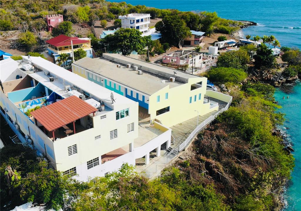 COND. LA REINA APARTMENTS