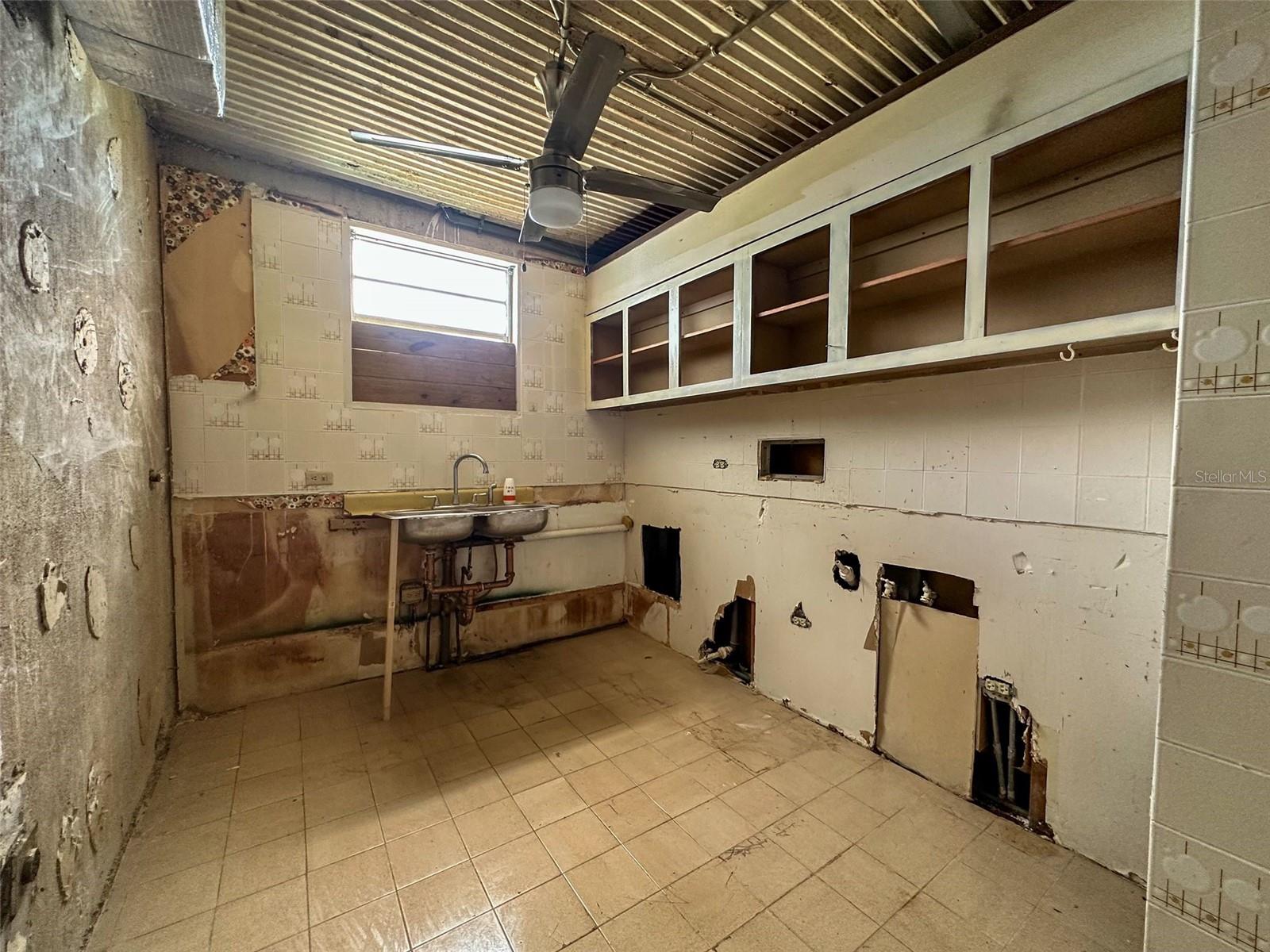 COND. PONCE DE LEON GARDENS