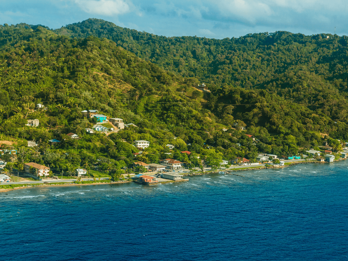 Making the Most Out of House Hunting on Your Vacation to Roatan