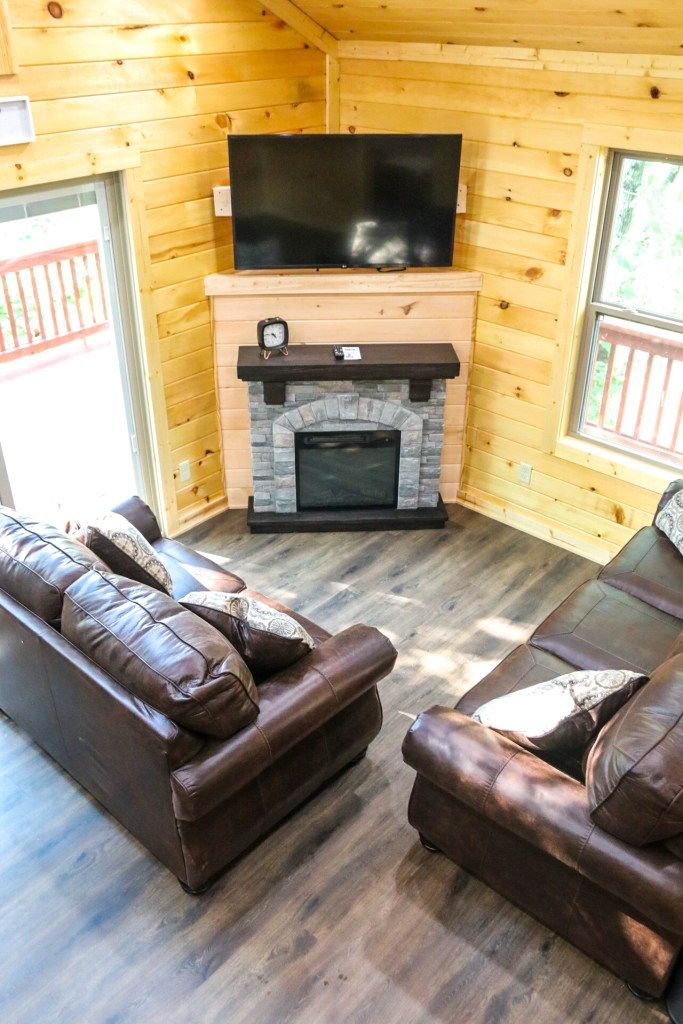 Stay In A Kentucky Treehouse Horse Cave KOA Unabashedly Southern