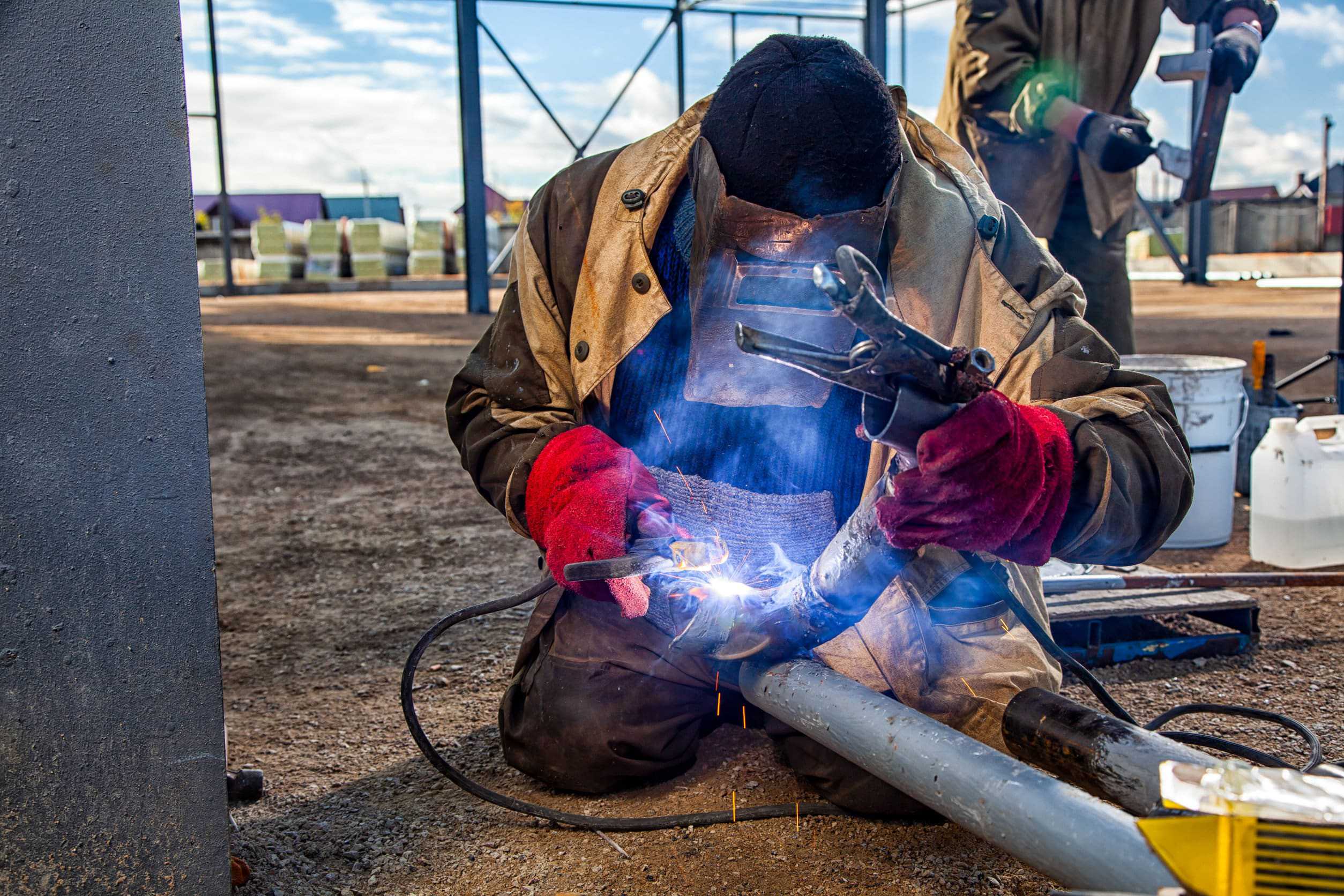 Can you Weld in the Rain or Wet Conditions? Kyle's Garage