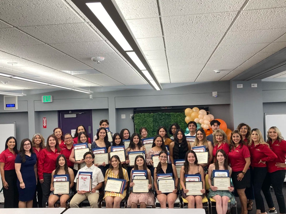 MANA de Imperial Valley hosts annual scholarship awards KYMA