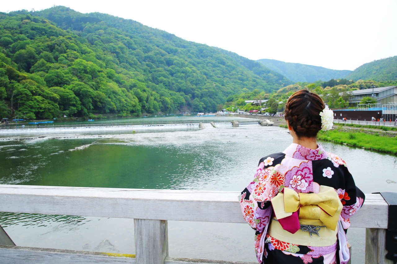 四季折々の美しい景観が広がる嵐山のシンボル 渡月橋｜ブログ｜京都着物レンタル京越｜着物レンタル 当日TEL予約OK