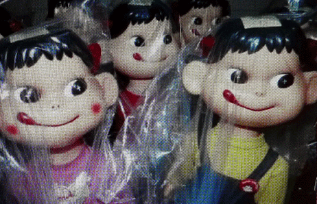 偷走牛奶妹店頭娃娃的暴力集團團員被逮捕！