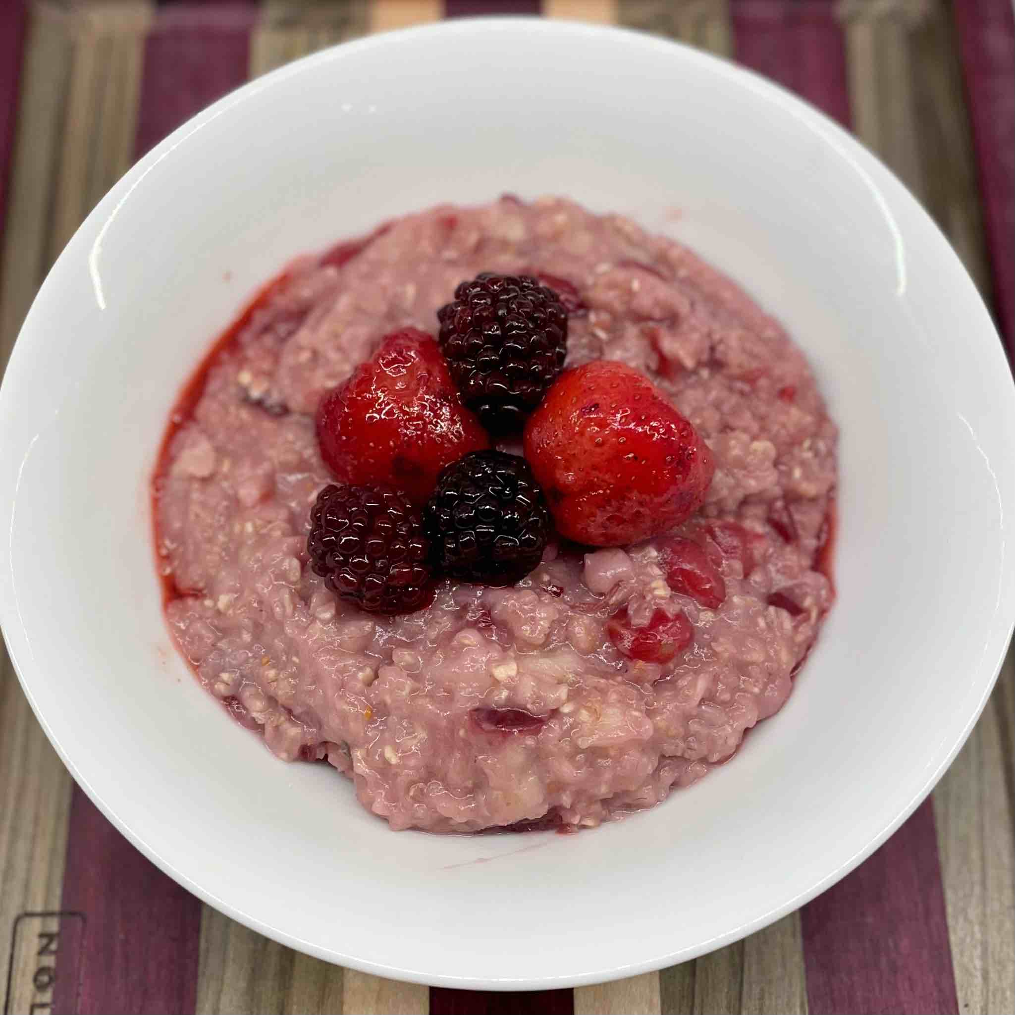 Basic Mixed Berry Oatmeal Kyra Williams Fitness