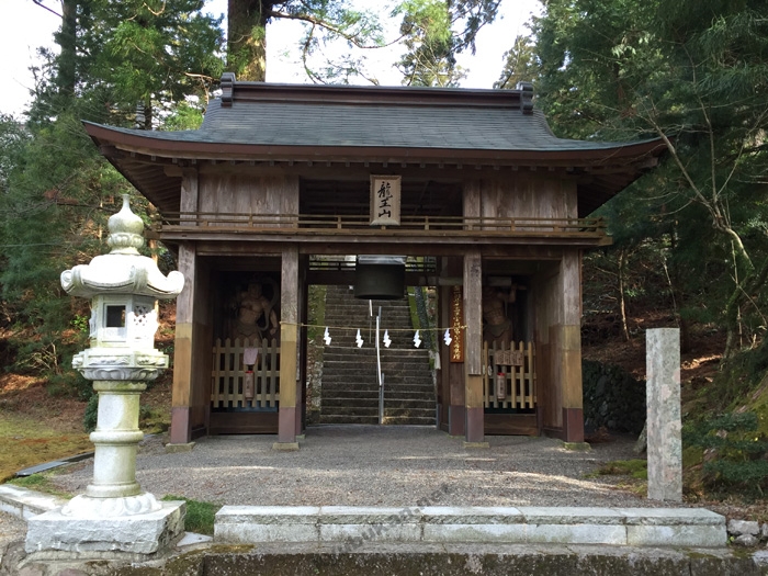 黒滝寺伝統行事「火渡り大護摩」に参加させていただきました 徳島の古流剣術道場、剣道場│久武館（きゅうぶかん）道場