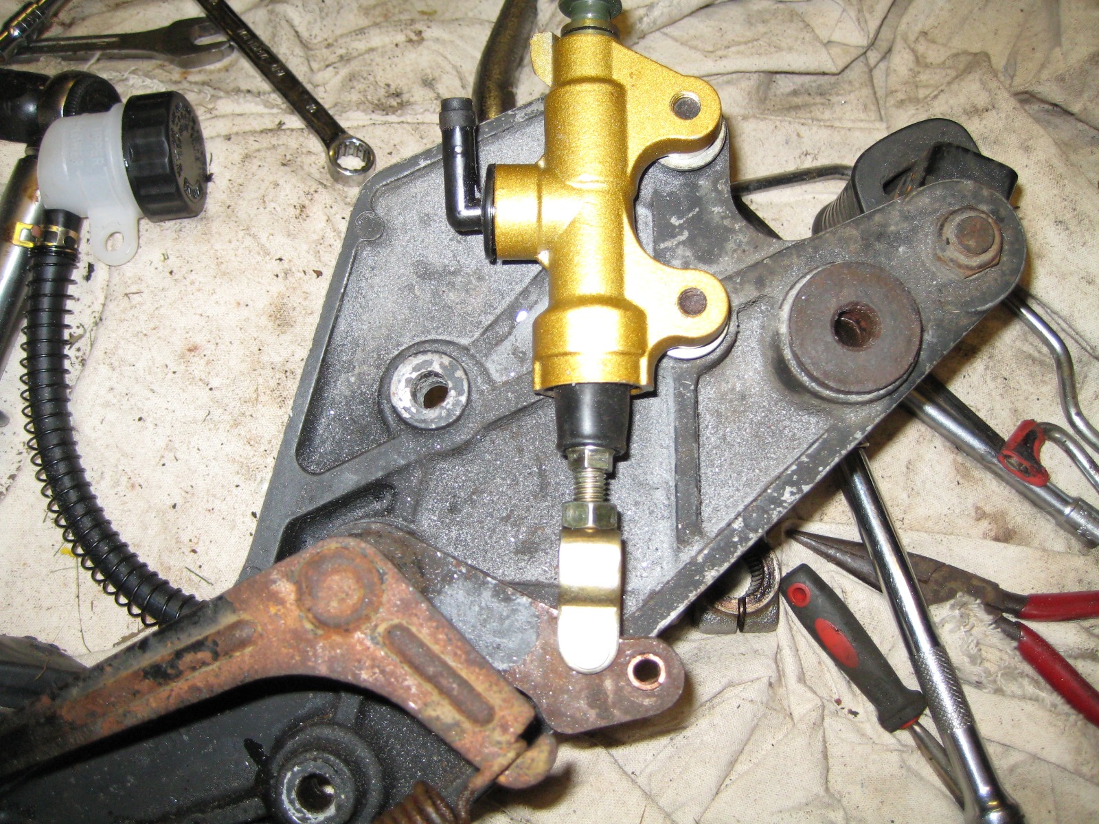 KZ 1000. Rear master cylinder replacement. KZRider Forum KZRider