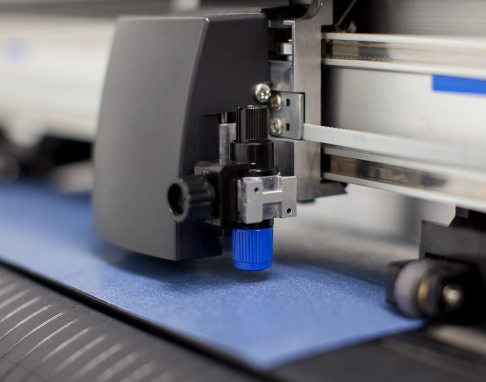 Rezací plotter a HeatPress u nás v Labe Lab.cafe, Bratislava