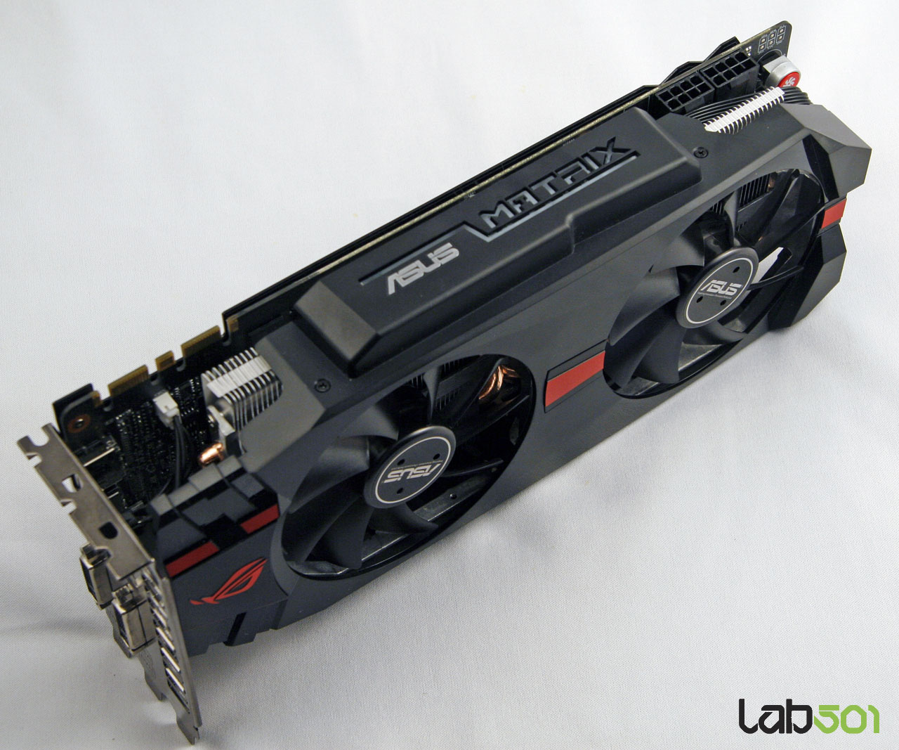 ASUS MATRIX GTX580 Platinum GF110 intra in matrice lab501