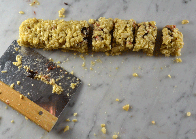 A bench scraper helps with the rolling and cutting | labellasorella.com