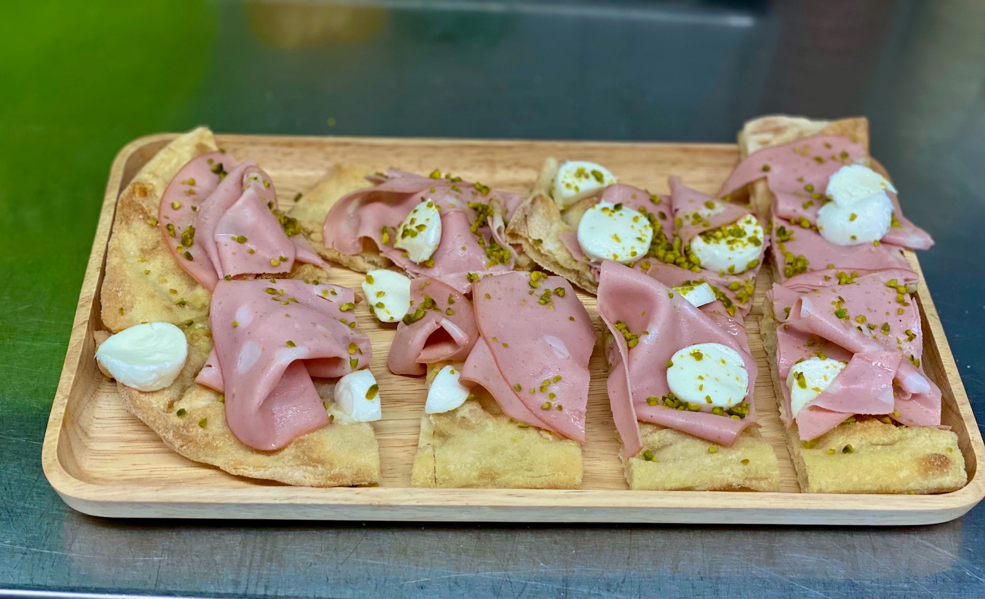 Mortadella, Mozzarella e Pistacchio La Bodega 77