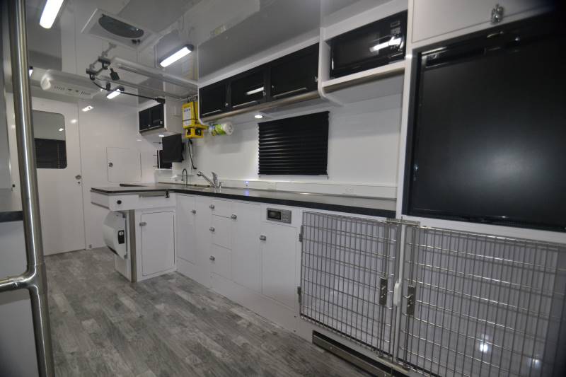 Mobile Veterinary Clinics La Boit Specialty Vehicles, Inc.