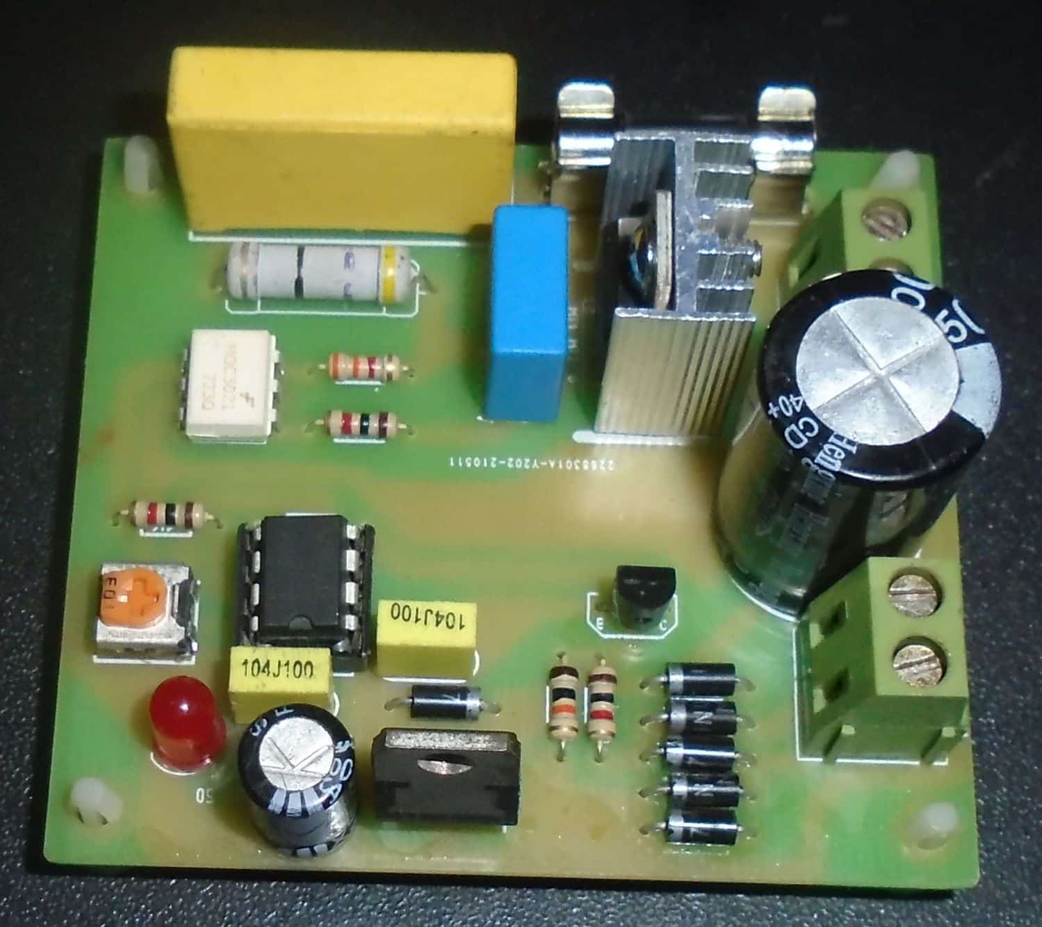 How to make an AC dimmer with PIC microcontroller and TRIAC