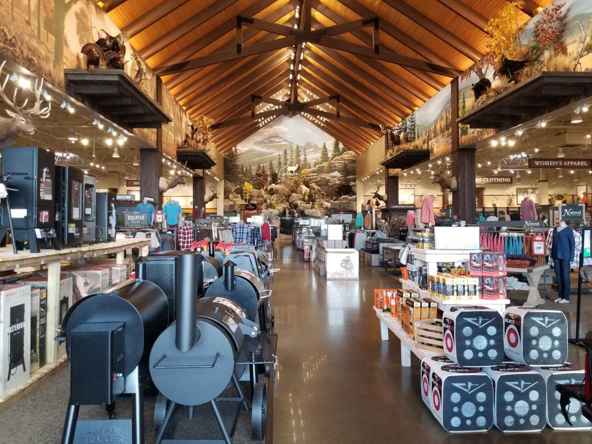 7 DogFriendly Stores in America Where Labs Are Labrador Wise