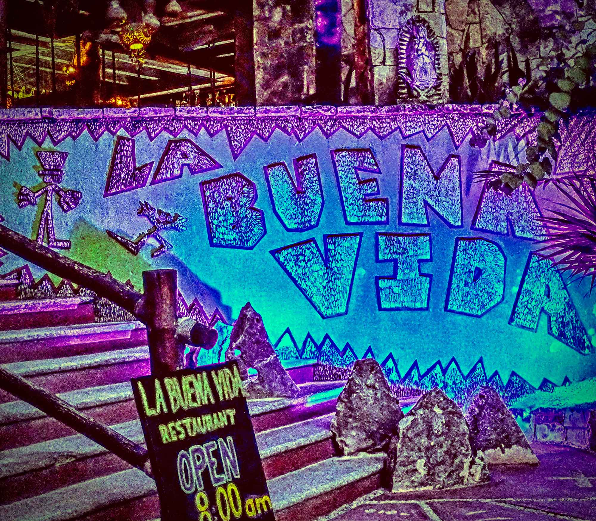 Akumal beach bar La Buena Vida Restaurant & Bar Akumal, Mexico