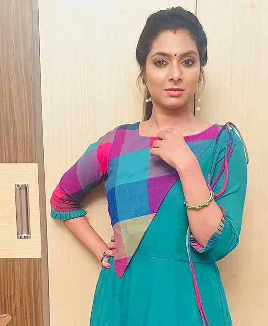 Syamantha Kiran wiki Biography DOB Height Serials Images