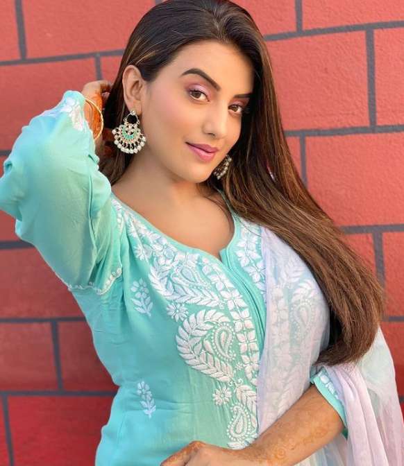 Akshara Singh wiki Biography Height Net Worth images