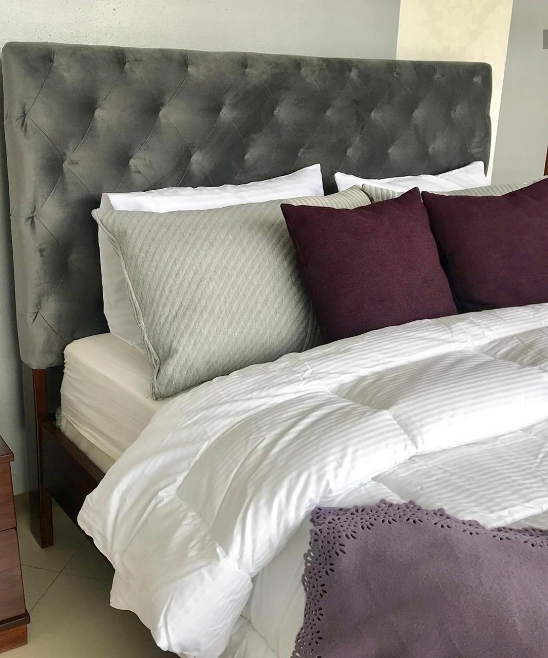 A simple vista, la cama parece flotar en el aire pero. Web cabeceiras de cama, sommiers e colchões de qualidade feitos em paços de ferreira, na capital do móvel. Cama Casa Blanca La Casa del Pino