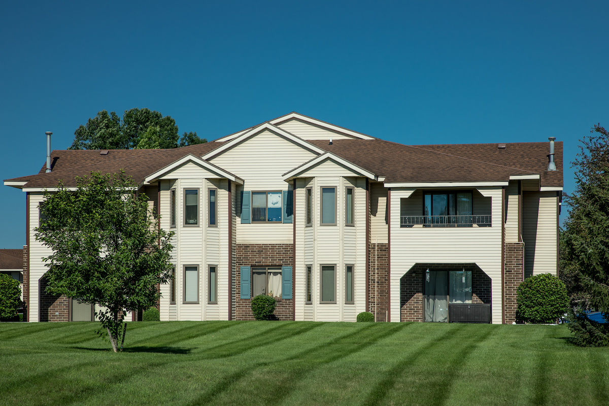 Oak Tree Apartments Lacati