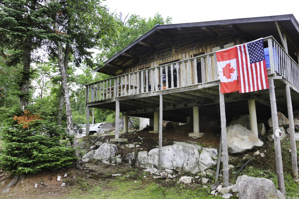 About Lac Des Mille Lodge