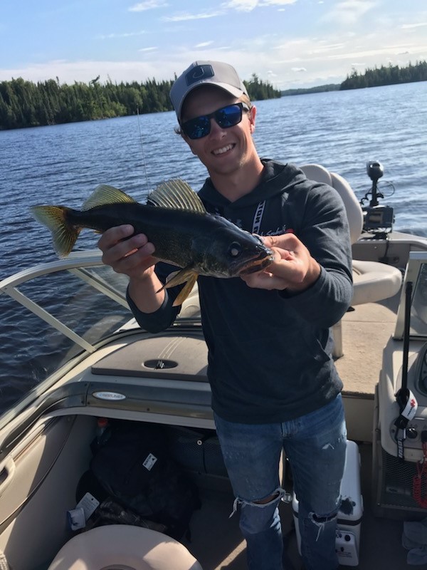 About Lac Des Mille Lodge