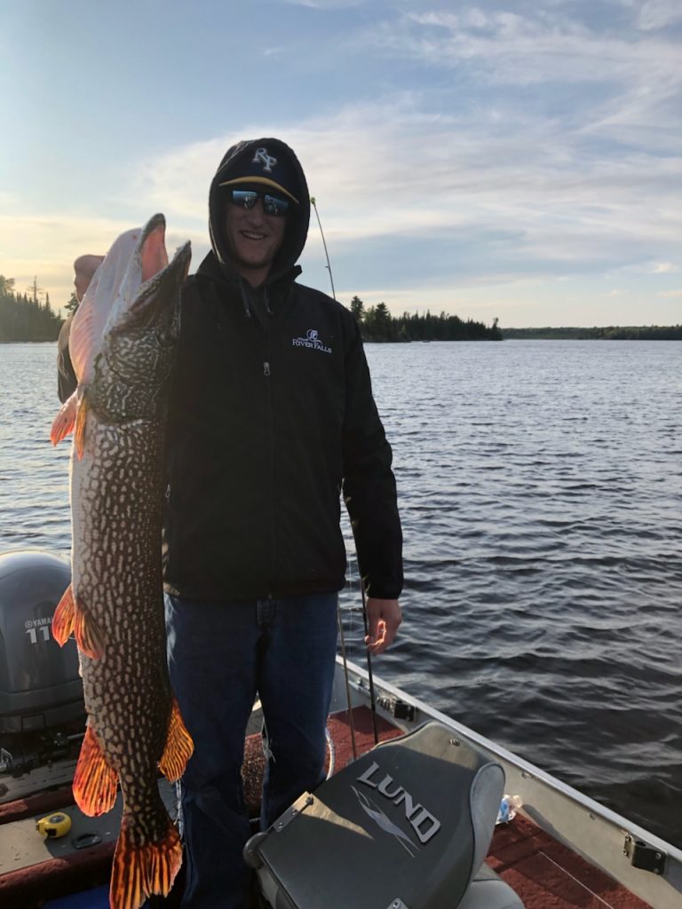 About Lac Des Mille Lodge