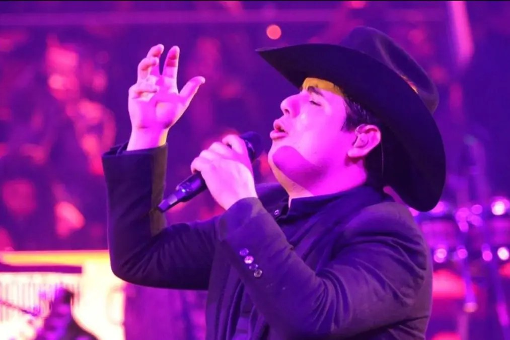 ALFREDO OLIVAS PREPARA PRESENTACIÓN EN LA CDMX La Comadre Puros Éxitos!!!