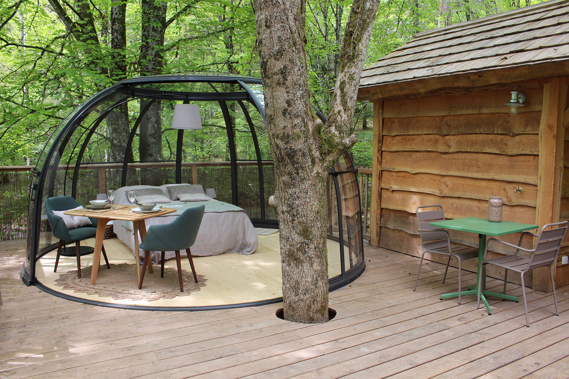 Dôme et cabane dans les arbres avec spa vers Dijon