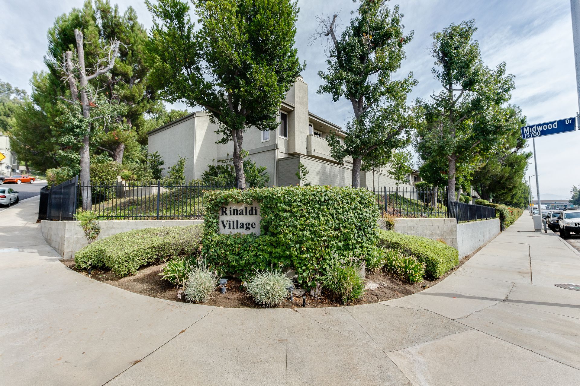 Granada Hills townhouse for lease Rhonda Kohn