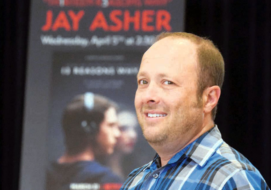 Jay Asher, autor de 13 Reasons Why, no formará parte de la 2 Temporada de la serie La constante