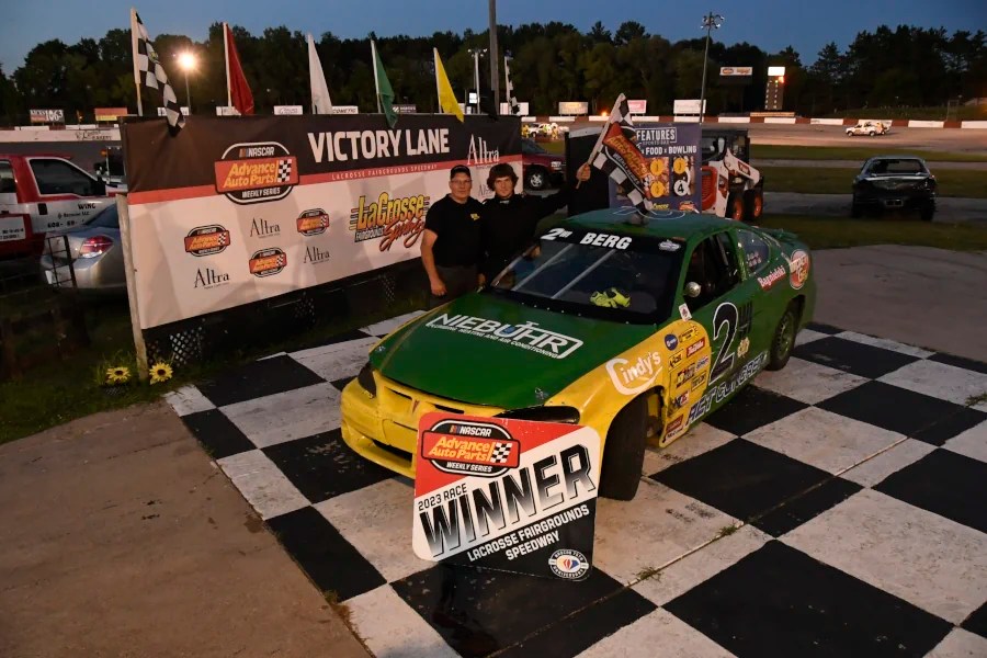 CARLSON AND CLEMENTS SUBDUE THE FIELD WITH DOMINANT SHOWINGS AT