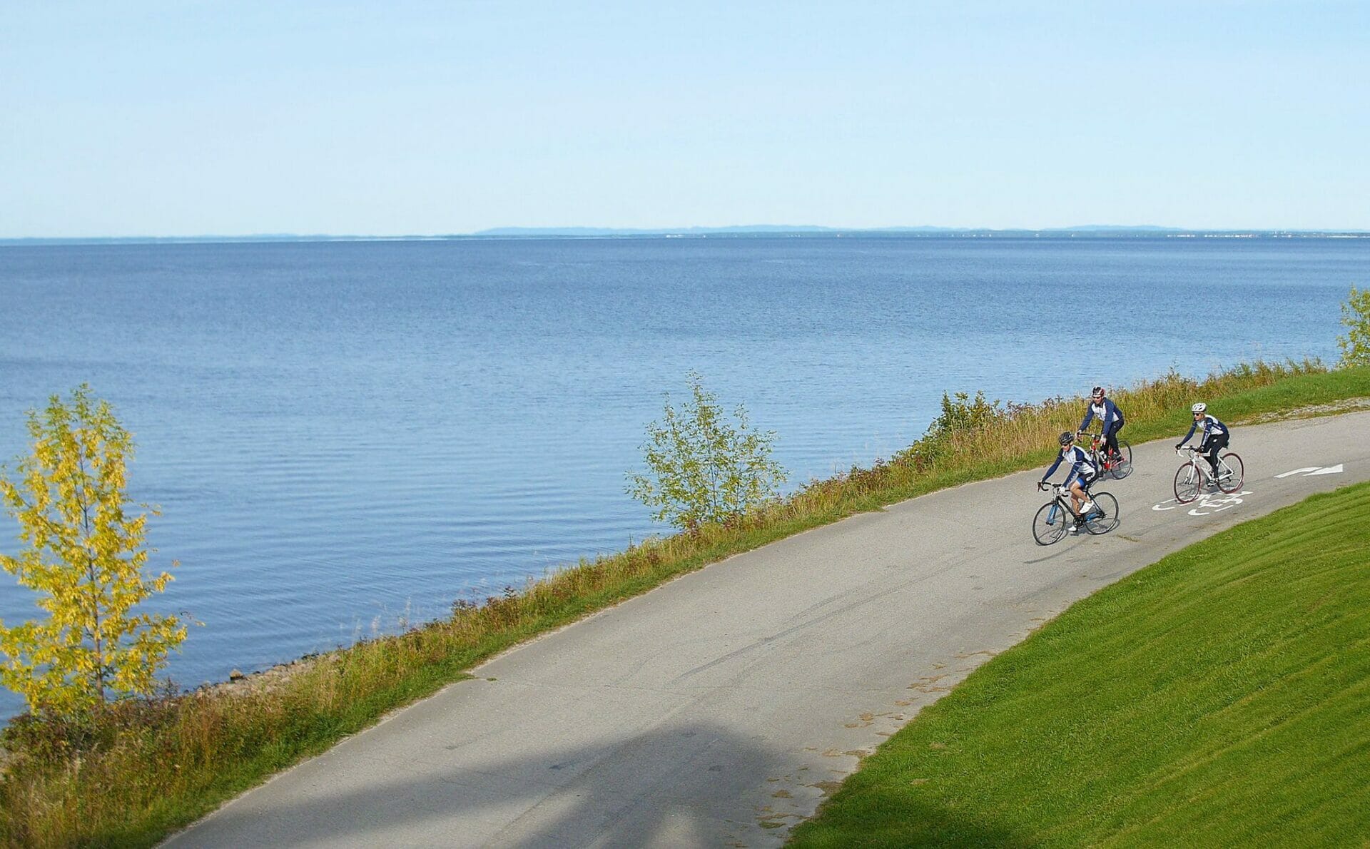 Véloroute des Bleuets Destination Lac SaintJean Destination Lac
