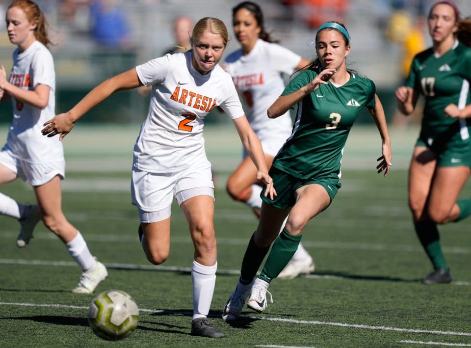 Topper Varsity Girls Soccer Team Wins State Quarterfinal Match Against
