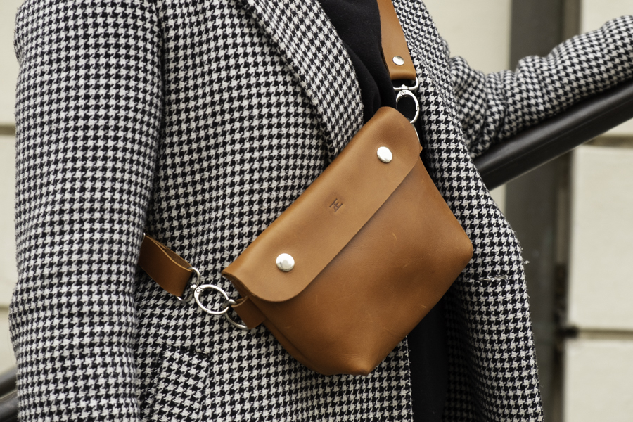 Small cognac crossbody bag LadaLeather