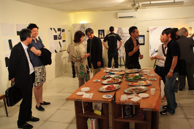 山内清司展のオープニングパーティを開催！  lade