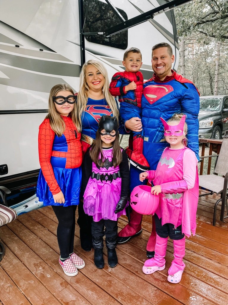 20 Creative Halloween Costumes for a Family of Six » Lady Decluttered