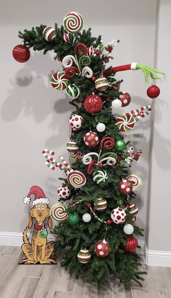 16 Grinch Christmas Tree Decorating Ideas » Lady Decluttered