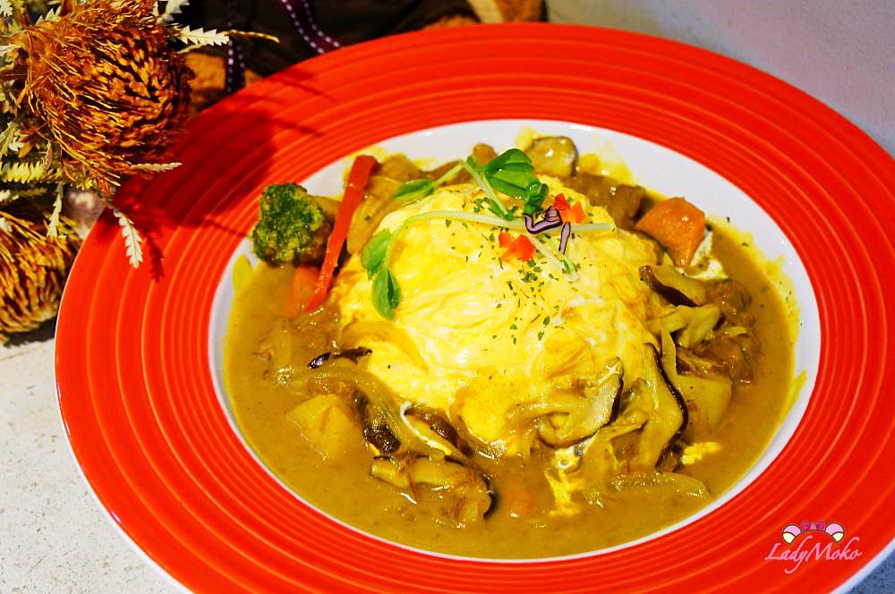 板橋早午餐》當樂咖啡,現代老宅貼心咖啡廳,牛肉歐姆蛋咖啡飯 抹茶牛奶 漸層拿鐵咖啡